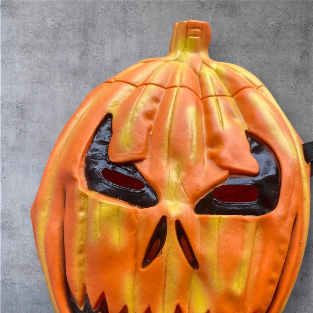 Great condition rubber scary pumpkin mask stretchy is great